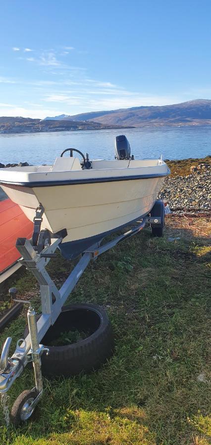 Nydelig Utsikt, Egen Leilighet Med To Parkeringer Movik  Exteriör bild